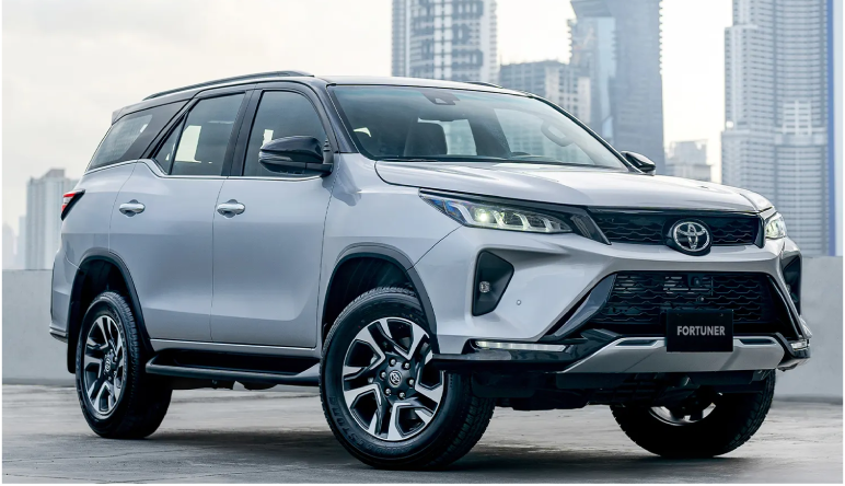 TOYOTA FORTUNER1