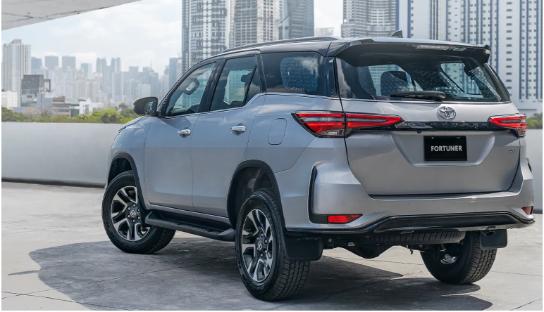 TOYOTA FORTUNER2