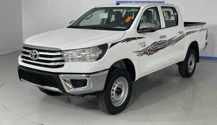 TOYOTA HILUX 2.4L DC 4X4 DSL MT- PDO4