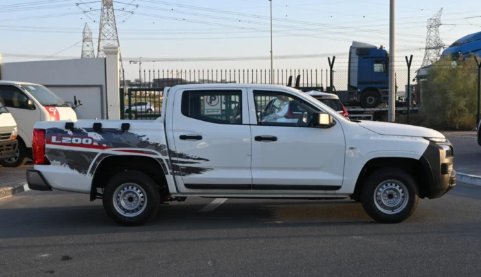 MITSUBISHI L200 DC PICKUP 4X4 PETROL MT1