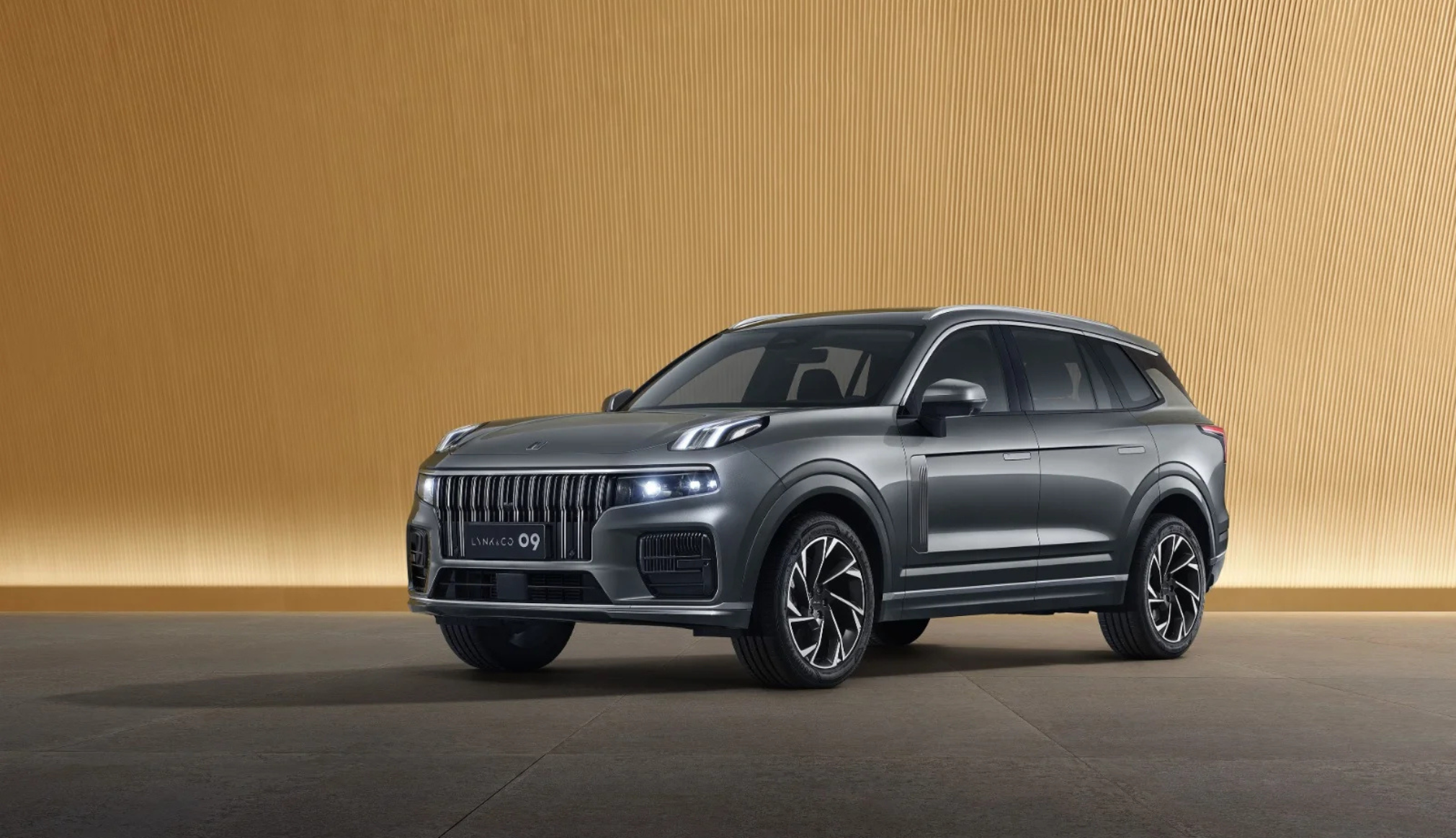 LYNK & CO 09 PRO 2.0L 4WD AT-12