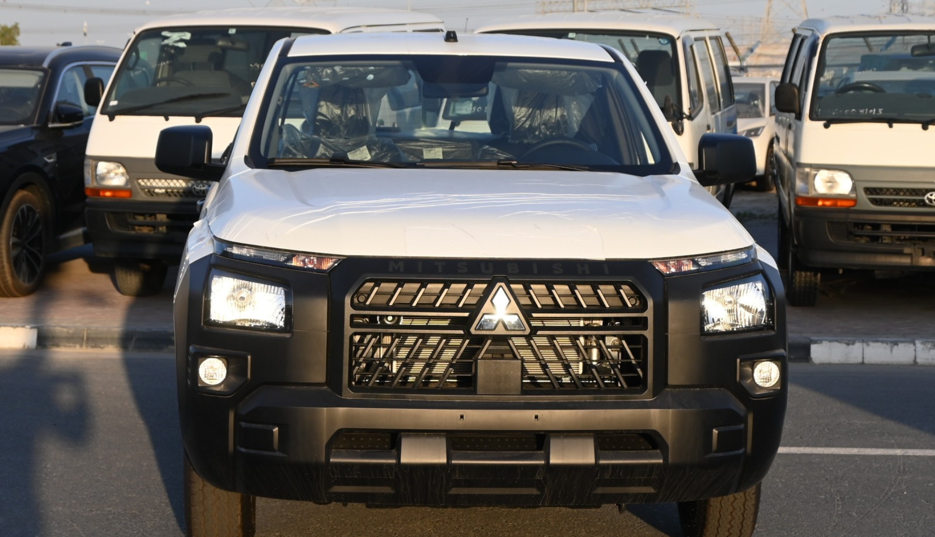 MITSUBISHI L200 DC PICKUP 4X4 PETROL MT2