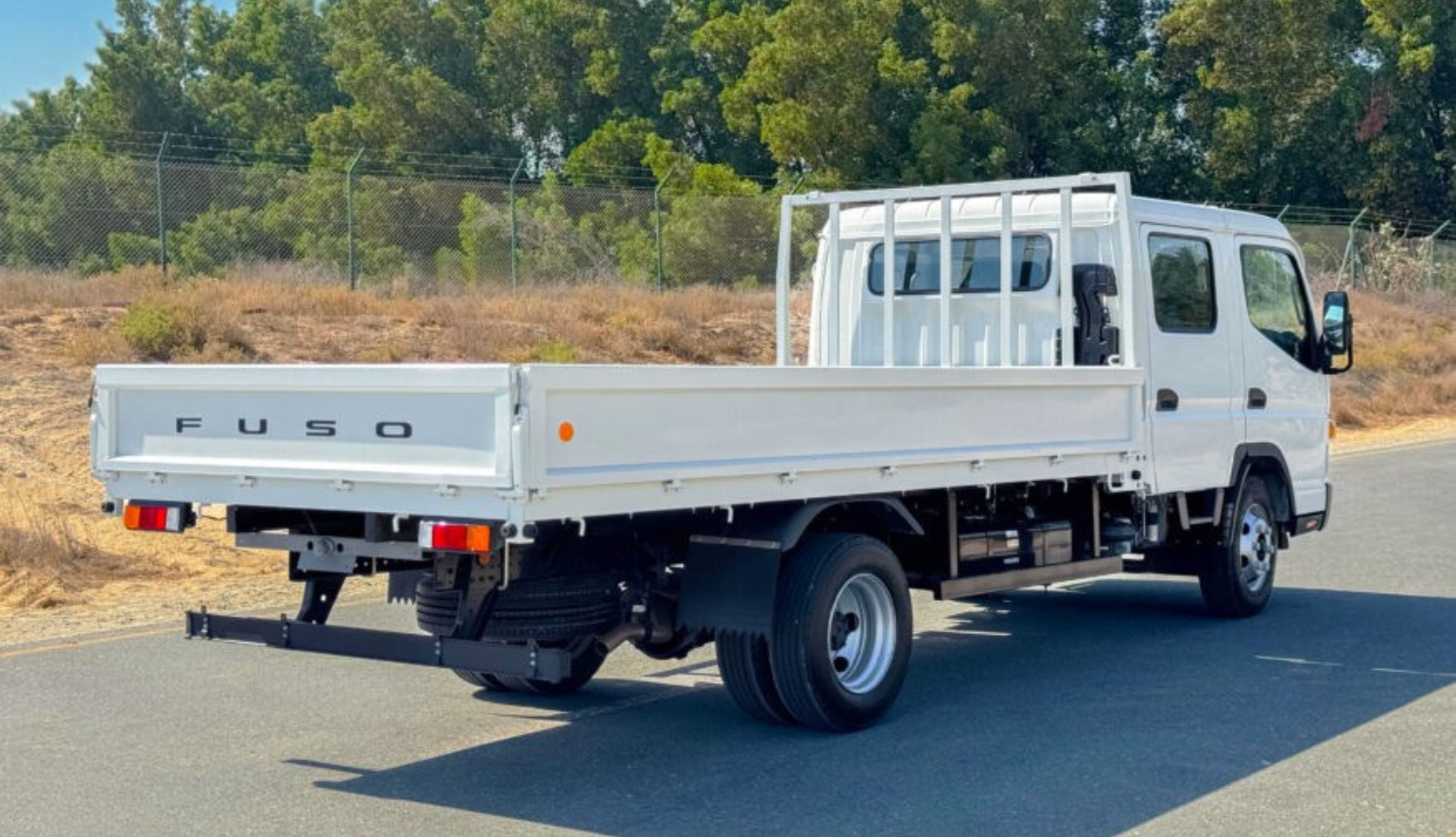2024 Mitsubishi Fuso Canter Dual Cabin4