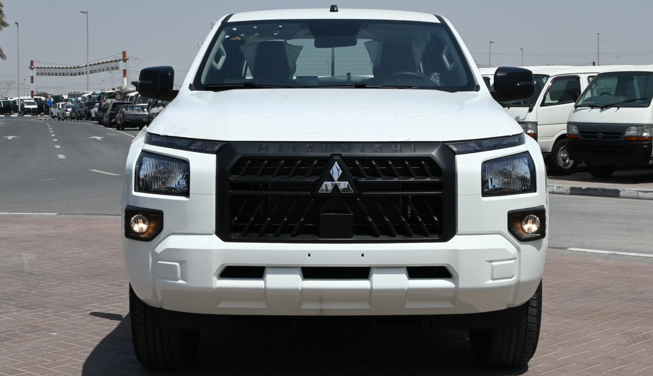 MITSUBISHI L200 2.4L DC 4X4 DSL MT3