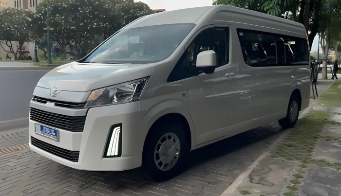 TOYOTA HIACE 3