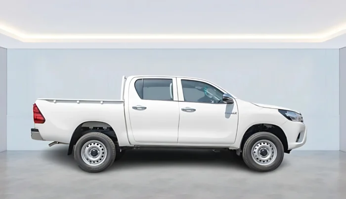 TOYOTA HILUX 2.4L DC 4X4 DSL MT- PDO2