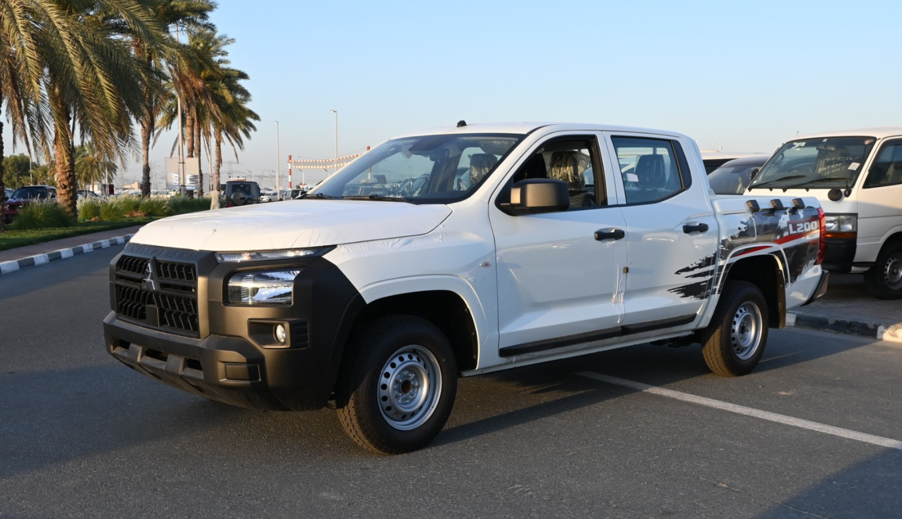 MITSUBISHI L200 DC PICKUP 4X4 PETROL MT4